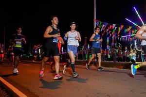 BIB: 4317, 41497
                            <button type="button" onclick="openModal(15867886)" class="btn btn-primary btn-sm float-right btn-popup" data-toggle="modal" data-target=".modal-high-quality">
                        <i class="fas fa-shopping-cart"></i> Add to Cart
                    </button>
                                            <button type="button" onclick="isThisMe(15867886, true)" class="btn btn-success btn-sm float-right btn-popup btn-isme hidden" data-toggle="tooltip" data-placement="bottom" title="นี่คือรูปของคุณใช่ไหม คลิกที่นี่เพื่อเอาเข้าอัลบั้ม">
                        <i class="fas fa-plus"></i> Add to album
                    </button>
                    <button type="button" onclick="isThisMe(15867886, false)" class="btn btn-warning btn-sm float-right btn-popup btn-isnotme hidden">
                        <i class="fas fa-ban"></i> Remove from album
                    </button>