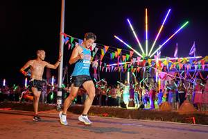 BIB: 4510
                            <button type="button" onclick="openModal(15867014)" class="btn btn-primary btn-sm float-right btn-popup" data-toggle="modal" data-target=".modal-high-quality">
                        <i class="fas fa-shopping-cart"></i> Add to Cart
                    </button>
                                            <button type="button" onclick="isThisMe(15867014, true)" class="btn btn-success btn-sm float-right btn-popup btn-isme hidden" data-toggle="tooltip" data-placement="bottom" title="นี่คือรูปของคุณใช่ไหม คลิกที่นี่เพื่อเอาเข้าอัลบั้ม">
                        <i class="fas fa-plus"></i> Add to album
                    </button>
                    <button type="button" onclick="isThisMe(15867014, false)" class="btn btn-warning btn-sm float-right btn-popup btn-isnotme hidden">
                        <i class="fas fa-ban"></i> Remove from album
                    </button>