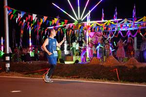 BIB: 4027
                            <button type="button" onclick="openModal(14333452)" class="btn btn-primary btn-sm float-right btn-popup" data-toggle="modal" data-target=".modal-high-quality">
                        <i class="fas fa-shopping-cart"></i> Add to Cart
                    </button>
                                            <button type="button" onclick="isThisMe(14333452, true)" class="btn btn-success btn-sm float-right btn-popup btn-isme hidden" data-toggle="tooltip" data-placement="bottom" title="นี่คือรูปของคุณใช่ไหม คลิกที่นี่เพื่อเอาเข้าอัลบั้ม">
                        <i class="fas fa-plus"></i> Add to album
                    </button>
                    <button type="button" onclick="isThisMe(14333452, false)" class="btn btn-warning btn-sm float-right btn-popup btn-isnotme hidden">
                        <i class="fas fa-ban"></i> Remove from album
                    </button>