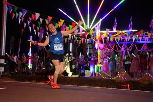 BIB: 43250
                            <button type="button" onclick="openModal(14305445)" class="btn btn-primary btn-sm float-right btn-popup" data-toggle="modal" data-target=".modal-high-quality">
                        <i class="fas fa-shopping-cart"></i> Add to Cart
                    </button>
                                            <button type="button" onclick="isThisMe(14305445, true)" class="btn btn-success btn-sm float-right btn-popup btn-isme hidden" data-toggle="tooltip" data-placement="bottom" title="นี่คือรูปของคุณใช่ไหม คลิกที่นี่เพื่อเอาเข้าอัลบั้ม">
                        <i class="fas fa-plus"></i> Add to album
                    </button>
                    <button type="button" onclick="isThisMe(14305445, false)" class="btn btn-warning btn-sm float-right btn-popup btn-isnotme hidden">
                        <i class="fas fa-ban"></i> Remove from album
                    </button>