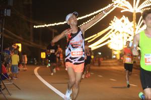 BIB: 4040
                            <button type="button" onclick="openModal(14842817)" class="btn btn-primary btn-sm float-right btn-popup" data-toggle="modal" data-target=".modal-high-quality">
                        <i class="fas fa-shopping-cart"></i> Add to Cart
                    </button>
                                            <button type="button" onclick="isThisMe(14842817, true)" class="btn btn-success btn-sm float-right btn-popup btn-isme hidden" data-toggle="tooltip" data-placement="bottom" title="นี่คือรูปของคุณใช่ไหม คลิกที่นี่เพื่อเอาเข้าอัลบั้ม">
                        <i class="fas fa-plus"></i> Add to album
                    </button>
                    <button type="button" onclick="isThisMe(14842817, false)" class="btn btn-warning btn-sm float-right btn-popup btn-isnotme hidden">
                        <i class="fas fa-ban"></i> Remove from album
                    </button>