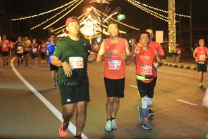 BIB: 128, 25477, 73214
                            <button type="button" onclick="openModal(15682399)" class="btn btn-primary btn-sm float-right btn-popup" data-toggle="modal" data-target=".modal-high-quality">
                        <i class="fas fa-shopping-cart"></i> Add to Cart
                    </button>
                                            <button type="button" onclick="isThisMe(15682399, true)" class="btn btn-success btn-sm float-right btn-popup btn-isme hidden" data-toggle="tooltip" data-placement="bottom" title="นี่คือรูปของคุณใช่ไหม คลิกที่นี่เพื่อเอาเข้าอัลบั้ม">
                        <i class="fas fa-plus"></i> Add to album
                    </button>
                    <button type="button" onclick="isThisMe(15682399, false)" class="btn btn-warning btn-sm float-right btn-popup btn-isnotme hidden">
                        <i class="fas fa-ban"></i> Remove from album
                    </button>