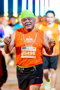 BIB: 202, 25498
                            <button type="button" onclick="openModal(15611128)" class="btn btn-primary btn-sm float-right btn-popup" data-toggle="modal" data-target=".modal-high-quality">
                        <i class="fas fa-shopping-cart"></i> Add to Cart
                    </button>
                                            <button type="button" onclick="isThisMe(15611128, true)" class="btn btn-success btn-sm float-right btn-popup btn-isme hidden" data-toggle="tooltip" data-placement="bottom" title="นี่คือรูปของคุณใช่ไหม คลิกที่นี่เพื่อเอาเข้าอัลบั้ม">
                        <i class="fas fa-plus"></i> Add to album
                    </button>
                    <button type="button" onclick="isThisMe(15611128, false)" class="btn btn-warning btn-sm float-right btn-popup btn-isnotme hidden">
                        <i class="fas fa-ban"></i> Remove from album
                    </button>