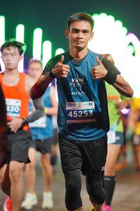 BIB: 830, 45253
                            <button type="button" onclick="openModal(14470618)" class="btn btn-primary btn-sm float-right btn-popup" data-toggle="modal" data-target=".modal-high-quality">
                        <i class="fas fa-shopping-cart"></i> Add to Cart
                    </button>
                                            <button type="button" onclick="isThisMe(14470618, true)" class="btn btn-success btn-sm float-right btn-popup btn-isme hidden" data-toggle="tooltip" data-placement="bottom" title="นี่คือรูปของคุณใช่ไหม คลิกที่นี่เพื่อเอาเข้าอัลบั้ม">
                        <i class="fas fa-plus"></i> Add to album
                    </button>
                    <button type="button" onclick="isThisMe(14470618, false)" class="btn btn-warning btn-sm float-right btn-popup btn-isnotme hidden">
                        <i class="fas fa-ban"></i> Remove from album
                    </button>