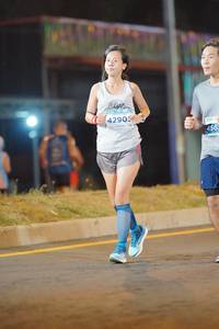 BIB: 42903, 456
                            <button type="button" onclick="openModal(14921520)" class="btn btn-primary btn-sm float-right btn-popup" data-toggle="modal" data-target=".modal-high-quality">
                        <i class="fas fa-shopping-cart"></i> Add to Cart
                    </button>
                                            <button type="button" onclick="isThisMe(14921520, true)" class="btn btn-success btn-sm float-right btn-popup btn-isme hidden" data-toggle="tooltip" data-placement="bottom" title="นี่คือรูปของคุณใช่ไหม คลิกที่นี่เพื่อเอาเข้าอัลบั้ม">
                        <i class="fas fa-plus"></i> Add to album
                    </button>
                    <button type="button" onclick="isThisMe(14921520, false)" class="btn btn-warning btn-sm float-right btn-popup btn-isnotme hidden">
                        <i class="fas fa-ban"></i> Remove from album
                    </button>