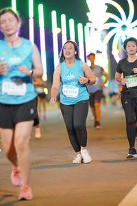 BIB: 5313, 14994
                            <button type="button" onclick="openModal(14629355)" class="btn btn-primary btn-sm float-right btn-popup" data-toggle="modal" data-target=".modal-high-quality">
                        <i class="fas fa-shopping-cart"></i> Add to Cart
                    </button>
                                            <button type="button" onclick="isThisMe(14629355, true)" class="btn btn-success btn-sm float-right btn-popup btn-isme hidden" data-toggle="tooltip" data-placement="bottom" title="นี่คือรูปของคุณใช่ไหม คลิกที่นี่เพื่อเอาเข้าอัลบั้ม">
                        <i class="fas fa-plus"></i> Add to album
                    </button>
                    <button type="button" onclick="isThisMe(14629355, false)" class="btn btn-warning btn-sm float-right btn-popup btn-isnotme hidden">
                        <i class="fas fa-ban"></i> Remove from album
                    </button>