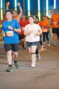 BIB: 20048, 28436
                            <button type="button" onclick="openModal(14549822)" class="btn btn-primary btn-sm float-right btn-popup" data-toggle="modal" data-target=".modal-high-quality">
                        <i class="fas fa-shopping-cart"></i> Add to Cart
                    </button>
                                            <button type="button" onclick="isThisMe(14549822, true)" class="btn btn-success btn-sm float-right btn-popup btn-isme hidden" data-toggle="tooltip" data-placement="bottom" title="นี่คือรูปของคุณใช่ไหม คลิกที่นี่เพื่อเอาเข้าอัลบั้ม">
                        <i class="fas fa-plus"></i> Add to album
                    </button>
                    <button type="button" onclick="isThisMe(14549822, false)" class="btn btn-warning btn-sm float-right btn-popup btn-isnotme hidden">
                        <i class="fas fa-ban"></i> Remove from album
                    </button>