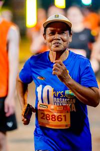 BIB: 28861
                            <button type="button" onclick="openModal(15611609)" class="btn btn-primary btn-sm float-right btn-popup" data-toggle="modal" data-target=".modal-high-quality">
                        <i class="fas fa-shopping-cart"></i> Add to Cart
                    </button>
                                            <button type="button" onclick="isThisMe(15611609, true)" class="btn btn-success btn-sm float-right btn-popup btn-isme hidden" data-toggle="tooltip" data-placement="bottom" title="นี่คือรูปของคุณใช่ไหม คลิกที่นี่เพื่อเอาเข้าอัลบั้ม">
                        <i class="fas fa-plus"></i> Add to album
                    </button>
                    <button type="button" onclick="isThisMe(15611609, false)" class="btn btn-warning btn-sm float-right btn-popup btn-isnotme hidden">
                        <i class="fas fa-ban"></i> Remove from album
                    </button>