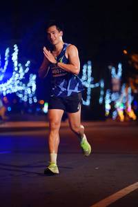BIB: 4607
                            <button type="button" onclick="openModal(13822217)" class="btn btn-primary btn-sm float-right btn-popup" data-toggle="modal" data-target=".modal-high-quality">
                        <i class="fas fa-shopping-cart"></i> Add to Cart
                    </button>
                                            <button type="button" onclick="isThisMe(13822217, true)" class="btn btn-success btn-sm float-right btn-popup btn-isme hidden" data-toggle="tooltip" data-placement="bottom" title="นี่คือรูปของคุณใช่ไหม คลิกที่นี่เพื่อเอาเข้าอัลบั้ม">
                        <i class="fas fa-plus"></i> Add to album
                    </button>
                    <button type="button" onclick="isThisMe(13822217, false)" class="btn btn-warning btn-sm float-right btn-popup btn-isnotme hidden">
                        <i class="fas fa-ban"></i> Remove from album
                    </button>