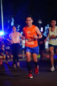 BIB: 401, 25806
                            <button type="button" onclick="openModal(13901655)" class="btn btn-primary btn-sm float-right btn-popup" data-toggle="modal" data-target=".modal-high-quality">
                        <i class="fas fa-shopping-cart"></i> Add to Cart
                    </button>
                                            <button type="button" onclick="isThisMe(13901655, true)" class="btn btn-success btn-sm float-right btn-popup btn-isme hidden" data-toggle="tooltip" data-placement="bottom" title="นี่คือรูปของคุณใช่ไหม คลิกที่นี่เพื่อเอาเข้าอัลบั้ม">
                        <i class="fas fa-plus"></i> Add to album
                    </button>
                    <button type="button" onclick="isThisMe(13901655, false)" class="btn btn-warning btn-sm float-right btn-popup btn-isnotme hidden">
                        <i class="fas fa-ban"></i> Remove from album
                    </button>