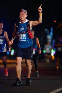 BIB: 202, 40824
                            <button type="button" onclick="openModal(14500932)" class="btn btn-primary btn-sm float-right btn-popup" data-toggle="modal" data-target=".modal-high-quality">
                        <i class="fas fa-shopping-cart"></i> Add to Cart
                    </button>
                                            <button type="button" onclick="isThisMe(14500932, true)" class="btn btn-success btn-sm float-right btn-popup btn-isme hidden" data-toggle="tooltip" data-placement="bottom" title="นี่คือรูปของคุณใช่ไหม คลิกที่นี่เพื่อเอาเข้าอัลบั้ม">
                        <i class="fas fa-plus"></i> Add to album
                    </button>
                    <button type="button" onclick="isThisMe(14500932, false)" class="btn btn-warning btn-sm float-right btn-popup btn-isnotme hidden">
                        <i class="fas fa-ban"></i> Remove from album
                    </button>