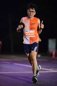 BIB: 20620
                            <button type="button" onclick="openModal(14339372)" class="btn btn-primary btn-sm float-right btn-popup" data-toggle="modal" data-target=".modal-high-quality">
                        <i class="fas fa-shopping-cart"></i> Add to Cart
                    </button>
                                            <button type="button" onclick="isThisMe(14339372, true)" class="btn btn-success btn-sm float-right btn-popup btn-isme hidden" data-toggle="tooltip" data-placement="bottom" title="นี่คือรูปของคุณใช่ไหม คลิกที่นี่เพื่อเอาเข้าอัลบั้ม">
                        <i class="fas fa-plus"></i> Add to album
                    </button>
                    <button type="button" onclick="isThisMe(14339372, false)" class="btn btn-warning btn-sm float-right btn-popup btn-isnotme hidden">
                        <i class="fas fa-ban"></i> Remove from album
                    </button>