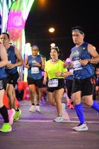 BIB: 90403, 0407, 42902
                            <button type="button" onclick="openModal(14297386)" class="btn btn-primary btn-sm float-right btn-popup" data-toggle="modal" data-target=".modal-high-quality">
                        <i class="fas fa-shopping-cart"></i> Add to Cart
                    </button>
                                            <button type="button" onclick="isThisMe(14297386, true)" class="btn btn-success btn-sm float-right btn-popup btn-isme hidden" data-toggle="tooltip" data-placement="bottom" title="นี่คือรูปของคุณใช่ไหม คลิกที่นี่เพื่อเอาเข้าอัลบั้ม">
                        <i class="fas fa-plus"></i> Add to album
                    </button>
                    <button type="button" onclick="isThisMe(14297386, false)" class="btn btn-warning btn-sm float-right btn-popup btn-isnotme hidden">
                        <i class="fas fa-ban"></i> Remove from album
                    </button>