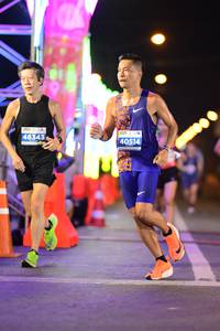 BIB: 46343, 40514
                            <button type="button" onclick="openModal(14234722)" class="btn btn-primary btn-sm float-right btn-popup" data-toggle="modal" data-target=".modal-high-quality">
                        <i class="fas fa-shopping-cart"></i> Add to Cart
                    </button>
                                            <button type="button" onclick="isThisMe(14234722, true)" class="btn btn-success btn-sm float-right btn-popup btn-isme hidden" data-toggle="tooltip" data-placement="bottom" title="นี่คือรูปของคุณใช่ไหม คลิกที่นี่เพื่อเอาเข้าอัลบั้ม">
                        <i class="fas fa-plus"></i> Add to album
                    </button>
                    <button type="button" onclick="isThisMe(14234722, false)" class="btn btn-warning btn-sm float-right btn-popup btn-isnotme hidden">
                        <i class="fas fa-ban"></i> Remove from album
                    </button>