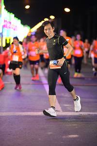 BIB: 260
                            <button type="button" onclick="openModal(14588119)" class="btn btn-primary btn-sm float-right btn-popup" data-toggle="modal" data-target=".modal-high-quality">
                        <i class="fas fa-shopping-cart"></i> Add to Cart
                    </button>
                                            <button type="button" onclick="isThisMe(14588119, true)" class="btn btn-success btn-sm float-right btn-popup btn-isme hidden" data-toggle="tooltip" data-placement="bottom" title="นี่คือรูปของคุณใช่ไหม คลิกที่นี่เพื่อเอาเข้าอัลบั้ม">
                        <i class="fas fa-plus"></i> Add to album
                    </button>
                    <button type="button" onclick="isThisMe(14588119, false)" class="btn btn-warning btn-sm float-right btn-popup btn-isnotme hidden">
                        <i class="fas fa-ban"></i> Remove from album
                    </button>