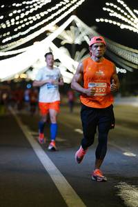 BIB: 250
                            <button type="button" onclick="openModal(15233304)" class="btn btn-primary btn-sm float-right btn-popup" data-toggle="modal" data-target=".modal-high-quality">
                        <i class="fas fa-shopping-cart"></i> Add to Cart
                    </button>
                                            <button type="button" onclick="isThisMe(15233304, true)" class="btn btn-success btn-sm float-right btn-popup btn-isme hidden" data-toggle="tooltip" data-placement="bottom" title="นี่คือรูปของคุณใช่ไหม คลิกที่นี่เพื่อเอาเข้าอัลบั้ม">
                        <i class="fas fa-plus"></i> Add to album
                    </button>
                    <button type="button" onclick="isThisMe(15233304, false)" class="btn btn-warning btn-sm float-right btn-popup btn-isnotme hidden">
                        <i class="fas fa-ban"></i> Remove from album
                    </button>