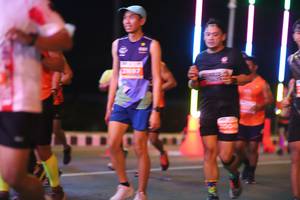 BIB: 1697
                            <button type="button" onclick="openModal(15477097)" class="btn btn-primary btn-sm float-right btn-popup" data-toggle="modal" data-target=".modal-high-quality">
                        <i class="fas fa-shopping-cart"></i> Add to Cart
                    </button>
                                            <button type="button" onclick="isThisMe(15477097, true)" class="btn btn-success btn-sm float-right btn-popup btn-isme hidden" data-toggle="tooltip" data-placement="bottom" title="นี่คือรูปของคุณใช่ไหม คลิกที่นี่เพื่อเอาเข้าอัลบั้ม">
                        <i class="fas fa-plus"></i> Add to album
                    </button>
                    <button type="button" onclick="isThisMe(15477097, false)" class="btn btn-warning btn-sm float-right btn-popup btn-isnotme hidden">
                        <i class="fas fa-ban"></i> Remove from album
                    </button>