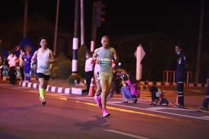 BIB: 4583, 330
                            <button type="button" onclick="openModal(15486971)" class="btn btn-primary btn-sm float-right btn-popup" data-toggle="modal" data-target=".modal-high-quality">
                        <i class="fas fa-shopping-cart"></i> Add to Cart
                    </button>
                                            <button type="button" onclick="isThisMe(15486971, true)" class="btn btn-success btn-sm float-right btn-popup btn-isme hidden" data-toggle="tooltip" data-placement="bottom" title="นี่คือรูปของคุณใช่ไหม คลิกที่นี่เพื่อเอาเข้าอัลบั้ม">
                        <i class="fas fa-plus"></i> Add to album
                    </button>
                    <button type="button" onclick="isThisMe(15486971, false)" class="btn btn-warning btn-sm float-right btn-popup btn-isnotme hidden">
                        <i class="fas fa-ban"></i> Remove from album
                    </button>