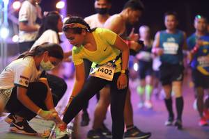 BIB: 1402
                            <button type="button" onclick="openModal(14976303)" class="btn btn-primary btn-sm float-right btn-popup" data-toggle="modal" data-target=".modal-high-quality">
                        <i class="fas fa-shopping-cart"></i> Add to Cart
                    </button>
                                            <button type="button" onclick="isThisMe(14976303, true)" class="btn btn-success btn-sm float-right btn-popup btn-isme hidden" data-toggle="tooltip" data-placement="bottom" title="นี่คือรูปของคุณใช่ไหม คลิกที่นี่เพื่อเอาเข้าอัลบั้ม">
                        <i class="fas fa-plus"></i> Add to album
                    </button>
                    <button type="button" onclick="isThisMe(14976303, false)" class="btn btn-warning btn-sm float-right btn-popup btn-isnotme hidden">
                        <i class="fas fa-ban"></i> Remove from album
                    </button>