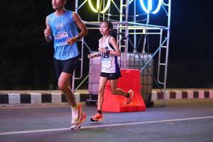 BIB: 0430, 559
                            <button type="button" onclick="openModal(13809342)" class="btn btn-primary btn-sm float-right btn-popup" data-toggle="modal" data-target=".modal-high-quality">
                        <i class="fas fa-shopping-cart"></i> Add to Cart
                    </button>
                                            <button type="button" onclick="isThisMe(13809342, true)" class="btn btn-success btn-sm float-right btn-popup btn-isme hidden" data-toggle="tooltip" data-placement="bottom" title="นี่คือรูปของคุณใช่ไหม คลิกที่นี่เพื่อเอาเข้าอัลบั้ม">
                        <i class="fas fa-plus"></i> Add to album
                    </button>
                    <button type="button" onclick="isThisMe(13809342, false)" class="btn btn-warning btn-sm float-right btn-popup btn-isnotme hidden">
                        <i class="fas fa-ban"></i> Remove from album
                    </button>