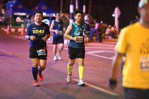 BIB: 1369, 045
                            <button type="button" onclick="openModal(14807717)" class="btn btn-primary btn-sm float-right btn-popup" data-toggle="modal" data-target=".modal-high-quality">
                        <i class="fas fa-shopping-cart"></i> Add to Cart
                    </button>
                                            <button type="button" onclick="isThisMe(14807717, true)" class="btn btn-success btn-sm float-right btn-popup btn-isme hidden" data-toggle="tooltip" data-placement="bottom" title="นี่คือรูปของคุณใช่ไหม คลิกที่นี่เพื่อเอาเข้าอัลบั้ม">
                        <i class="fas fa-plus"></i> Add to album
                    </button>
                    <button type="button" onclick="isThisMe(14807717, false)" class="btn btn-warning btn-sm float-right btn-popup btn-isnotme hidden">
                        <i class="fas fa-ban"></i> Remove from album
                    </button>