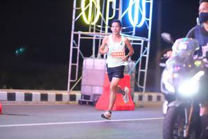 BIB: 26446
                            <button type="button" onclick="openModal(13738924)" class="btn btn-primary btn-sm float-right btn-popup" data-toggle="modal" data-target=".modal-high-quality">
                        <i class="fas fa-shopping-cart"></i> Add to Cart
                    </button>
                                            <button type="button" onclick="isThisMe(13738924, true)" class="btn btn-success btn-sm float-right btn-popup btn-isme hidden" data-toggle="tooltip" data-placement="bottom" title="นี่คือรูปของคุณใช่ไหม คลิกที่นี่เพื่อเอาเข้าอัลบั้ม">
                        <i class="fas fa-plus"></i> Add to album
                    </button>
                    <button type="button" onclick="isThisMe(13738924, false)" class="btn btn-warning btn-sm float-right btn-popup btn-isnotme hidden">
                        <i class="fas fa-ban"></i> Remove from album
                    </button>