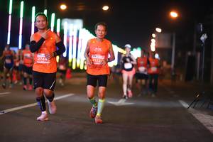 BIB: 2122, 2744
                            <button type="button" onclick="openModal(13768195)" class="btn btn-primary btn-sm float-right btn-popup" data-toggle="modal" data-target=".modal-high-quality">
                        <i class="fas fa-shopping-cart"></i> Add to Cart
                    </button>
                                            <button type="button" onclick="isThisMe(13768195, true)" class="btn btn-success btn-sm float-right btn-popup btn-isme hidden" data-toggle="tooltip" data-placement="bottom" title="นี่คือรูปของคุณใช่ไหม คลิกที่นี่เพื่อเอาเข้าอัลบั้ม">
                        <i class="fas fa-plus"></i> Add to album
                    </button>
                    <button type="button" onclick="isThisMe(13768195, false)" class="btn btn-warning btn-sm float-right btn-popup btn-isnotme hidden">
                        <i class="fas fa-ban"></i> Remove from album
                    </button>