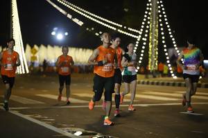 BIB: 21700, 2645, 2290
                            <button type="button" onclick="openModal(15686966)" class="btn btn-primary btn-sm float-right btn-popup" data-toggle="modal" data-target=".modal-high-quality">
                        <i class="fas fa-shopping-cart"></i> Add to Cart
                    </button>
                                            <button type="button" onclick="isThisMe(15686966, true)" class="btn btn-success btn-sm float-right btn-popup btn-isme hidden" data-toggle="tooltip" data-placement="bottom" title="นี่คือรูปของคุณใช่ไหม คลิกที่นี่เพื่อเอาเข้าอัลบั้ม">
                        <i class="fas fa-plus"></i> Add to album
                    </button>
                    <button type="button" onclick="isThisMe(15686966, false)" class="btn btn-warning btn-sm float-right btn-popup btn-isnotme hidden">
                        <i class="fas fa-ban"></i> Remove from album
                    </button>