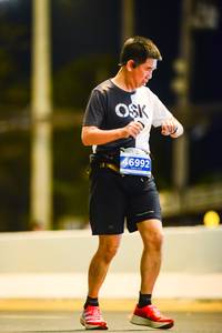 BIB: 272
                            <button type="button" onclick="openModal(15716624)" class="btn btn-primary btn-sm float-right btn-popup" data-toggle="modal" data-target=".modal-high-quality">
                        <i class="fas fa-shopping-cart"></i> Add to Cart
                    </button>
                                            <button type="button" onclick="isThisMe(15716624, true)" class="btn btn-success btn-sm float-right btn-popup btn-isme hidden" data-toggle="tooltip" data-placement="bottom" title="นี่คือรูปของคุณใช่ไหม คลิกที่นี่เพื่อเอาเข้าอัลบั้ม">
                        <i class="fas fa-plus"></i> Add to album
                    </button>
                    <button type="button" onclick="isThisMe(15716624, false)" class="btn btn-warning btn-sm float-right btn-popup btn-isnotme hidden">
                        <i class="fas fa-ban"></i> Remove from album
                    </button>