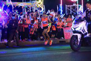 BIB: 76413
                            <button type="button" onclick="openModal(13964510)" class="btn btn-primary btn-sm float-right btn-popup" data-toggle="modal" data-target=".modal-high-quality">
                        <i class="fas fa-shopping-cart"></i> Add to Cart
                    </button>
                                            <button type="button" onclick="isThisMe(13964510, true)" class="btn btn-success btn-sm float-right btn-popup btn-isme hidden" data-toggle="tooltip" data-placement="bottom" title="นี่คือรูปของคุณใช่ไหม คลิกที่นี่เพื่อเอาเข้าอัลบั้ม">
                        <i class="fas fa-plus"></i> Add to album
                    </button>
                    <button type="button" onclick="isThisMe(13964510, false)" class="btn btn-warning btn-sm float-right btn-popup btn-isnotme hidden">
                        <i class="fas fa-ban"></i> Remove from album
                    </button>