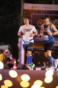 BIB: 1800, 41417
                            <button type="button" onclick="openModal(14175736)" class="btn btn-primary btn-sm float-right btn-popup" data-toggle="modal" data-target=".modal-high-quality">
                        <i class="fas fa-shopping-cart"></i> Add to Cart
                    </button>
                                            <button type="button" onclick="isThisMe(14175736, true)" class="btn btn-success btn-sm float-right btn-popup btn-isme hidden" data-toggle="tooltip" data-placement="bottom" title="นี่คือรูปของคุณใช่ไหม คลิกที่นี่เพื่อเอาเข้าอัลบั้ม">
                        <i class="fas fa-plus"></i> Add to album
                    </button>
                    <button type="button" onclick="isThisMe(14175736, false)" class="btn btn-warning btn-sm float-right btn-popup btn-isnotme hidden">
                        <i class="fas fa-ban"></i> Remove from album
                    </button>