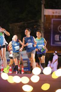 BIB: 40388, 500, 46352
                            <button type="button" onclick="openModal(14134921)" class="btn btn-primary btn-sm float-right btn-popup" data-toggle="modal" data-target=".modal-high-quality">
                        <i class="fas fa-shopping-cart"></i> Add to Cart
                    </button>
                                            <button type="button" onclick="isThisMe(14134921, true)" class="btn btn-success btn-sm float-right btn-popup btn-isme hidden" data-toggle="tooltip" data-placement="bottom" title="นี่คือรูปของคุณใช่ไหม คลิกที่นี่เพื่อเอาเข้าอัลบั้ม">
                        <i class="fas fa-plus"></i> Add to album
                    </button>
                    <button type="button" onclick="isThisMe(14134921, false)" class="btn btn-warning btn-sm float-right btn-popup btn-isnotme hidden">
                        <i class="fas fa-ban"></i> Remove from album
                    </button>