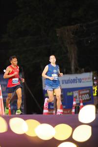 BIB: 4543, 2000
                            <button type="button" onclick="openModal(14144847)" class="btn btn-primary btn-sm float-right btn-popup" data-toggle="modal" data-target=".modal-high-quality">
                        <i class="fas fa-shopping-cart"></i> Add to Cart
                    </button>
                                            <button type="button" onclick="isThisMe(14144847, true)" class="btn btn-success btn-sm float-right btn-popup btn-isme hidden" data-toggle="tooltip" data-placement="bottom" title="นี่คือรูปของคุณใช่ไหม คลิกที่นี่เพื่อเอาเข้าอัลบั้ม">
                        <i class="fas fa-plus"></i> Add to album
                    </button>
                    <button type="button" onclick="isThisMe(14144847, false)" class="btn btn-warning btn-sm float-right btn-popup btn-isnotme hidden">
                        <i class="fas fa-ban"></i> Remove from album
                    </button>