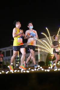 BIB: 45516, 20499
                            <button type="button" onclick="openModal(14225866)" class="btn btn-primary btn-sm float-right btn-popup" data-toggle="modal" data-target=".modal-high-quality">
                        <i class="fas fa-shopping-cart"></i> Add to Cart
                    </button>
                                            <button type="button" onclick="isThisMe(14225866, true)" class="btn btn-success btn-sm float-right btn-popup btn-isme hidden" data-toggle="tooltip" data-placement="bottom" title="นี่คือรูปของคุณใช่ไหม คลิกที่นี่เพื่อเอาเข้าอัลบั้ม">
                        <i class="fas fa-plus"></i> Add to album
                    </button>
                    <button type="button" onclick="isThisMe(14225866, false)" class="btn btn-warning btn-sm float-right btn-popup btn-isnotme hidden">
                        <i class="fas fa-ban"></i> Remove from album
                    </button>