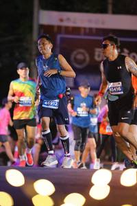 BIB: 45416, 40975, 46912
                            <button type="button" onclick="openModal(14173942)" class="btn btn-primary btn-sm float-right btn-popup" data-toggle="modal" data-target=".modal-high-quality">
                        <i class="fas fa-shopping-cart"></i> Add to Cart
                    </button>
                                            <button type="button" onclick="isThisMe(14173942, true)" class="btn btn-success btn-sm float-right btn-popup btn-isme hidden" data-toggle="tooltip" data-placement="bottom" title="นี่คือรูปของคุณใช่ไหม คลิกที่นี่เพื่อเอาเข้าอัลบั้ม">
                        <i class="fas fa-plus"></i> Add to album
                    </button>
                    <button type="button" onclick="isThisMe(14173942, false)" class="btn btn-warning btn-sm float-right btn-popup btn-isnotme hidden">
                        <i class="fas fa-ban"></i> Remove from album
                    </button>