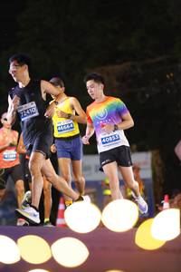 BIB: 72410, 46664, 40853
                            <button type="button" onclick="openModal(14137938)" class="btn btn-primary btn-sm float-right btn-popup" data-toggle="modal" data-target=".modal-high-quality">
                        <i class="fas fa-shopping-cart"></i> Add to Cart
                    </button>
                                            <button type="button" onclick="isThisMe(14137938, true)" class="btn btn-success btn-sm float-right btn-popup btn-isme hidden" data-toggle="tooltip" data-placement="bottom" title="นี่คือรูปของคุณใช่ไหม คลิกที่นี่เพื่อเอาเข้าอัลบั้ม">
                        <i class="fas fa-plus"></i> Add to album
                    </button>
                    <button type="button" onclick="isThisMe(14137938, false)" class="btn btn-warning btn-sm float-right btn-popup btn-isnotme hidden">
                        <i class="fas fa-ban"></i> Remove from album
                    </button>