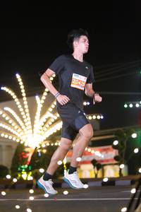 BIB: 20425
                            <button type="button" onclick="openModal(14203792)" class="btn btn-primary btn-sm float-right btn-popup" data-toggle="modal" data-target=".modal-high-quality">
                        <i class="fas fa-shopping-cart"></i> Add to Cart
                    </button>
                                            <button type="button" onclick="isThisMe(14203792, true)" class="btn btn-success btn-sm float-right btn-popup btn-isme hidden" data-toggle="tooltip" data-placement="bottom" title="นี่คือรูปของคุณใช่ไหม คลิกที่นี่เพื่อเอาเข้าอัลบั้ม">
                        <i class="fas fa-plus"></i> Add to album
                    </button>
                    <button type="button" onclick="isThisMe(14203792, false)" class="btn btn-warning btn-sm float-right btn-popup btn-isnotme hidden">
                        <i class="fas fa-ban"></i> Remove from album
                    </button>