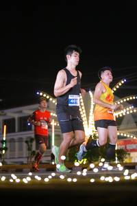 BIB: 461
                            <button type="button" onclick="openModal(14211111)" class="btn btn-primary btn-sm float-right btn-popup" data-toggle="modal" data-target=".modal-high-quality">
                        <i class="fas fa-shopping-cart"></i> Add to Cart
                    </button>
                                            <button type="button" onclick="isThisMe(14211111, true)" class="btn btn-success btn-sm float-right btn-popup btn-isme hidden" data-toggle="tooltip" data-placement="bottom" title="นี่คือรูปของคุณใช่ไหม คลิกที่นี่เพื่อเอาเข้าอัลบั้ม">
                        <i class="fas fa-plus"></i> Add to album
                    </button>
                    <button type="button" onclick="isThisMe(14211111, false)" class="btn btn-warning btn-sm float-right btn-popup btn-isnotme hidden">
                        <i class="fas fa-ban"></i> Remove from album
                    </button>