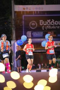 BIB: 400, 42395
                            <button type="button" onclick="openModal(14202317)" class="btn btn-primary btn-sm float-right btn-popup" data-toggle="modal" data-target=".modal-high-quality">
                        <i class="fas fa-shopping-cart"></i> Add to Cart
                    </button>
                                            <button type="button" onclick="isThisMe(14202317, true)" class="btn btn-success btn-sm float-right btn-popup btn-isme hidden" data-toggle="tooltip" data-placement="bottom" title="นี่คือรูปของคุณใช่ไหม คลิกที่นี่เพื่อเอาเข้าอัลบั้ม">
                        <i class="fas fa-plus"></i> Add to album
                    </button>
                    <button type="button" onclick="isThisMe(14202317, false)" class="btn btn-warning btn-sm float-right btn-popup btn-isnotme hidden">
                        <i class="fas fa-ban"></i> Remove from album
                    </button>