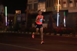 BIB: 7641
                            <button type="button" onclick="openModal(14467930)" class="btn btn-primary btn-sm float-right btn-popup" data-toggle="modal" data-target=".modal-high-quality">
                        <i class="fas fa-shopping-cart"></i> Add to Cart
                    </button>
                                            <button type="button" onclick="isThisMe(14467930, true)" class="btn btn-success btn-sm float-right btn-popup btn-isme hidden" data-toggle="tooltip" data-placement="bottom" title="นี่คือรูปของคุณใช่ไหม คลิกที่นี่เพื่อเอาเข้าอัลบั้ม">
                        <i class="fas fa-plus"></i> Add to album
                    </button>
                    <button type="button" onclick="isThisMe(14467930, false)" class="btn btn-warning btn-sm float-right btn-popup btn-isnotme hidden">
                        <i class="fas fa-ban"></i> Remove from album
                    </button>