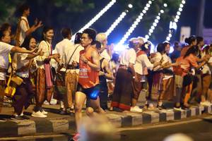 BIB: 0721
                            <button type="button" onclick="openModal(15184411)" class="btn btn-primary btn-sm float-right btn-popup" data-toggle="modal" data-target=".modal-high-quality">
                        <i class="fas fa-shopping-cart"></i> Add to Cart
                    </button>
                                            <button type="button" onclick="isThisMe(15184411, true)" class="btn btn-success btn-sm float-right btn-popup btn-isme hidden" data-toggle="tooltip" data-placement="bottom" title="นี่คือรูปของคุณใช่ไหม คลิกที่นี่เพื่อเอาเข้าอัลบั้ม">
                        <i class="fas fa-plus"></i> Add to album
                    </button>
                    <button type="button" onclick="isThisMe(15184411, false)" class="btn btn-warning btn-sm float-right btn-popup btn-isnotme hidden">
                        <i class="fas fa-ban"></i> Remove from album
                    </button>