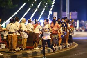 BIB: 25360
                            <button type="button" onclick="openModal(15183408)" class="btn btn-primary btn-sm float-right btn-popup" data-toggle="modal" data-target=".modal-high-quality">
                        <i class="fas fa-shopping-cart"></i> Add to Cart
                    </button>
                                            <button type="button" onclick="isThisMe(15183408, true)" class="btn btn-success btn-sm float-right btn-popup btn-isme hidden" data-toggle="tooltip" data-placement="bottom" title="นี่คือรูปของคุณใช่ไหม คลิกที่นี่เพื่อเอาเข้าอัลบั้ม">
                        <i class="fas fa-plus"></i> Add to album
                    </button>
                    <button type="button" onclick="isThisMe(15183408, false)" class="btn btn-warning btn-sm float-right btn-popup btn-isnotme hidden">
                        <i class="fas fa-ban"></i> Remove from album
                    </button>