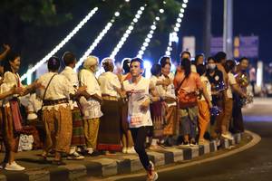 BIB: 5360
                            <button type="button" onclick="openModal(15183420)" class="btn btn-primary btn-sm float-right btn-popup" data-toggle="modal" data-target=".modal-high-quality">
                        <i class="fas fa-shopping-cart"></i> Add to Cart
                    </button>
                                            <button type="button" onclick="isThisMe(15183420, true)" class="btn btn-success btn-sm float-right btn-popup btn-isme hidden" data-toggle="tooltip" data-placement="bottom" title="นี่คือรูปของคุณใช่ไหม คลิกที่นี่เพื่อเอาเข้าอัลบั้ม">
                        <i class="fas fa-plus"></i> Add to album
                    </button>
                    <button type="button" onclick="isThisMe(15183420, false)" class="btn btn-warning btn-sm float-right btn-popup btn-isnotme hidden">
                        <i class="fas fa-ban"></i> Remove from album
                    </button>