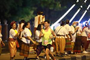 BIB: 5047
                            <button type="button" onclick="openModal(15183730)" class="btn btn-primary btn-sm float-right btn-popup" data-toggle="modal" data-target=".modal-high-quality">
                        <i class="fas fa-shopping-cart"></i> Add to Cart
                    </button>
                                            <button type="button" onclick="isThisMe(15183730, true)" class="btn btn-success btn-sm float-right btn-popup btn-isme hidden" data-toggle="tooltip" data-placement="bottom" title="นี่คือรูปของคุณใช่ไหม คลิกที่นี่เพื่อเอาเข้าอัลบั้ม">
                        <i class="fas fa-plus"></i> Add to album
                    </button>
                    <button type="button" onclick="isThisMe(15183730, false)" class="btn btn-warning btn-sm float-right btn-popup btn-isnotme hidden">
                        <i class="fas fa-ban"></i> Remove from album
                    </button>