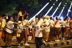 BIB: 25360
                            <button type="button" onclick="openModal(15183458)" class="btn btn-primary btn-sm float-right btn-popup" data-toggle="modal" data-target=".modal-high-quality">
                        <i class="fas fa-shopping-cart"></i> Add to Cart
                    </button>
                                            <button type="button" onclick="isThisMe(15183458, true)" class="btn btn-success btn-sm float-right btn-popup btn-isme hidden" data-toggle="tooltip" data-placement="bottom" title="นี่คือรูปของคุณใช่ไหม คลิกที่นี่เพื่อเอาเข้าอัลบั้ม">
                        <i class="fas fa-plus"></i> Add to album
                    </button>
                    <button type="button" onclick="isThisMe(15183458, false)" class="btn btn-warning btn-sm float-right btn-popup btn-isnotme hidden">
                        <i class="fas fa-ban"></i> Remove from album
                    </button>