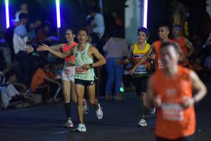 BIB: 41028, 208, 2633
                            <button type="button" onclick="openModal(14235416)" class="btn btn-primary btn-sm float-right btn-popup" data-toggle="modal" data-target=".modal-high-quality">
                        <i class="fas fa-shopping-cart"></i> Add to Cart
                    </button>
                                            <button type="button" onclick="isThisMe(14235416, true)" class="btn btn-success btn-sm float-right btn-popup btn-isme hidden" data-toggle="tooltip" data-placement="bottom" title="นี่คือรูปของคุณใช่ไหม คลิกที่นี่เพื่อเอาเข้าอัลบั้ม">
                        <i class="fas fa-plus"></i> Add to album
                    </button>
                    <button type="button" onclick="isThisMe(14235416, false)" class="btn btn-warning btn-sm float-right btn-popup btn-isnotme hidden">
                        <i class="fas fa-ban"></i> Remove from album
                    </button>