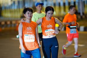 BIB: 202, 26826, 28345
                            <button type="button" onclick="openModal(14913070)" class="btn btn-primary btn-sm float-right btn-popup" data-toggle="modal" data-target=".modal-high-quality">
                        <i class="fas fa-shopping-cart"></i> Add to Cart
                    </button>
                                            <button type="button" onclick="isThisMe(14913070, true)" class="btn btn-success btn-sm float-right btn-popup btn-isme hidden" data-toggle="tooltip" data-placement="bottom" title="นี่คือรูปของคุณใช่ไหม คลิกที่นี่เพื่อเอาเข้าอัลบั้ม">
                        <i class="fas fa-plus"></i> Add to album
                    </button>
                    <button type="button" onclick="isThisMe(14913070, false)" class="btn btn-warning btn-sm float-right btn-popup btn-isnotme hidden">
                        <i class="fas fa-ban"></i> Remove from album
                    </button>