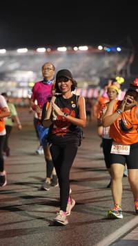 BIB: 29186
                            <button type="button" onclick="openModal(14335262)" class="btn btn-primary btn-sm float-right btn-popup" data-toggle="modal" data-target=".modal-high-quality">
                        <i class="fas fa-shopping-cart"></i> Add to Cart
                    </button>
                                            <button type="button" onclick="isThisMe(14335262, true)" class="btn btn-success btn-sm float-right btn-popup btn-isme hidden" data-toggle="tooltip" data-placement="bottom" title="นี่คือรูปของคุณใช่ไหม คลิกที่นี่เพื่อเอาเข้าอัลบั้ม">
                        <i class="fas fa-plus"></i> Add to album
                    </button>
                    <button type="button" onclick="isThisMe(14335262, false)" class="btn btn-warning btn-sm float-right btn-popup btn-isnotme hidden">
                        <i class="fas fa-ban"></i> Remove from album
                    </button>