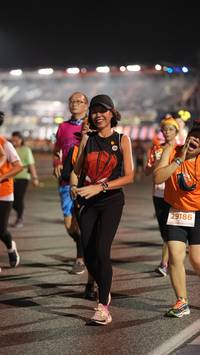 BIB: 29186
                            <button type="button" onclick="openModal(14335286)" class="btn btn-primary btn-sm float-right btn-popup" data-toggle="modal" data-target=".modal-high-quality">
                        <i class="fas fa-shopping-cart"></i> Add to Cart
                    </button>
                                            <button type="button" onclick="isThisMe(14335286, true)" class="btn btn-success btn-sm float-right btn-popup btn-isme hidden" data-toggle="tooltip" data-placement="bottom" title="นี่คือรูปของคุณใช่ไหม คลิกที่นี่เพื่อเอาเข้าอัลบั้ม">
                        <i class="fas fa-plus"></i> Add to album
                    </button>
                    <button type="button" onclick="isThisMe(14335286, false)" class="btn btn-warning btn-sm float-right btn-popup btn-isnotme hidden">
                        <i class="fas fa-ban"></i> Remove from album
                    </button>