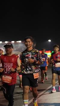 BIB: 2625, 2050, 26761
                            <button type="button" onclick="openModal(14306736)" class="btn btn-primary btn-sm float-right btn-popup" data-toggle="modal" data-target=".modal-high-quality">
                        <i class="fas fa-shopping-cart"></i> Add to Cart
                    </button>
                                            <button type="button" onclick="isThisMe(14306736, true)" class="btn btn-success btn-sm float-right btn-popup btn-isme hidden" data-toggle="tooltip" data-placement="bottom" title="นี่คือรูปของคุณใช่ไหม คลิกที่นี่เพื่อเอาเข้าอัลบั้ม">
                        <i class="fas fa-plus"></i> Add to album
                    </button>
                    <button type="button" onclick="isThisMe(14306736, false)" class="btn btn-warning btn-sm float-right btn-popup btn-isnotme hidden">
                        <i class="fas fa-ban"></i> Remove from album
                    </button>